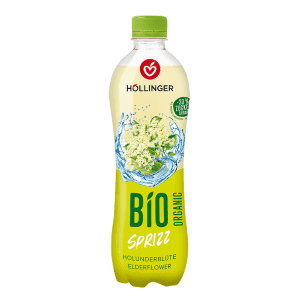 Höllinger Holunder Sprizz Flasche in grün mit frischen Holunderblüten auf Wasser hinterlegt.