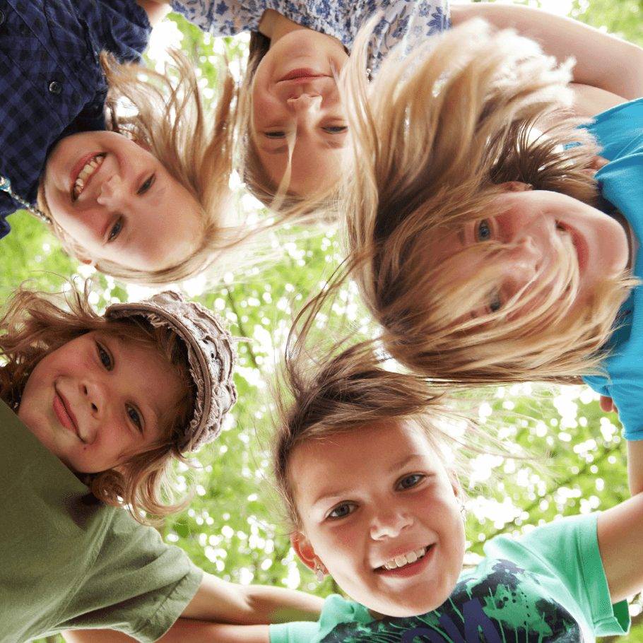 Zuckerfreie Getränke von Höllinger – gesunde Erfrischung für Kinder, ideal für Spiel und Spaß im Freien - Jetzt kaufen!